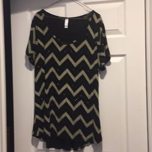 Lularoe elegant classic T